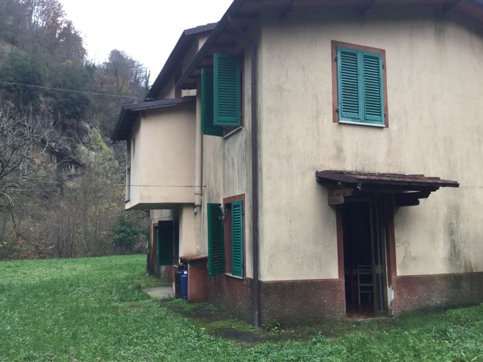 Image No.2-Propriété de 4 chambres à vendre à Gallicano