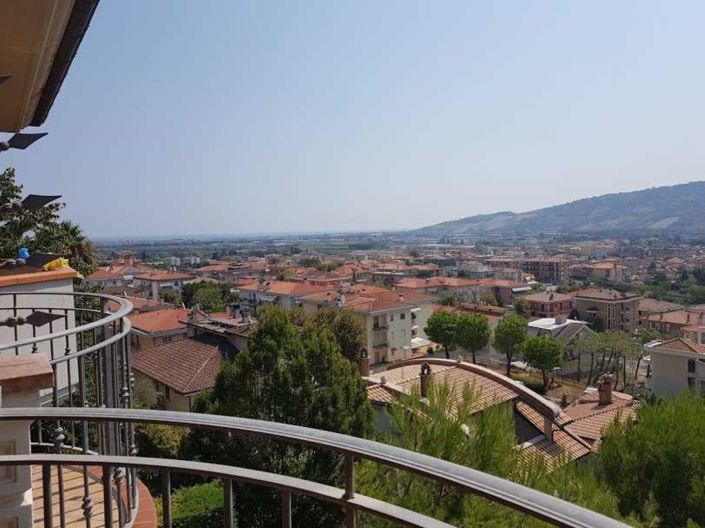 Image No.3-3 Bed Apartment for sale