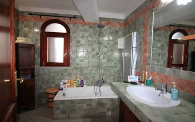 4610-budoni-bathroom-3