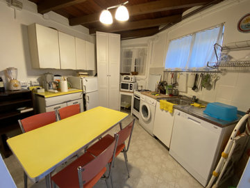 4657-tremezzo-kitchen-1