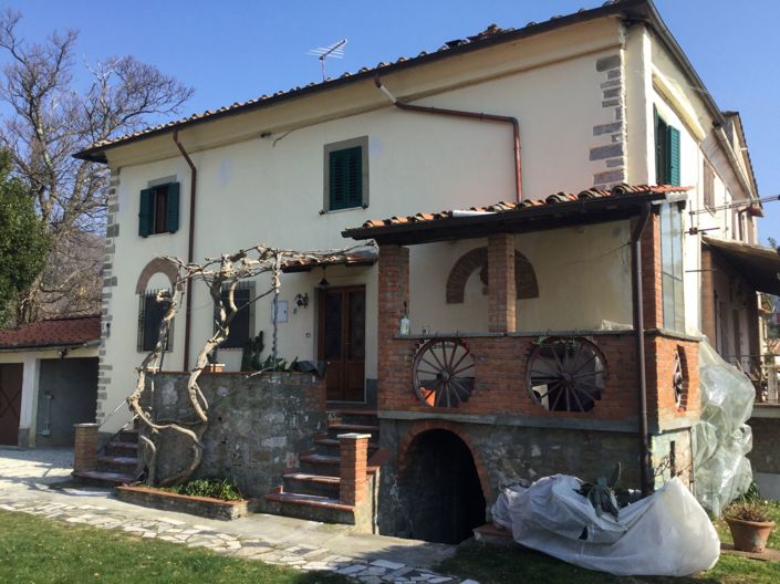 Image No.1-Propriété de 4 chambres à vendre à Lucca