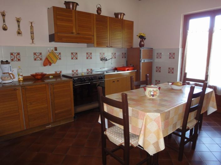 Image No.6-5 Bed Property for sale