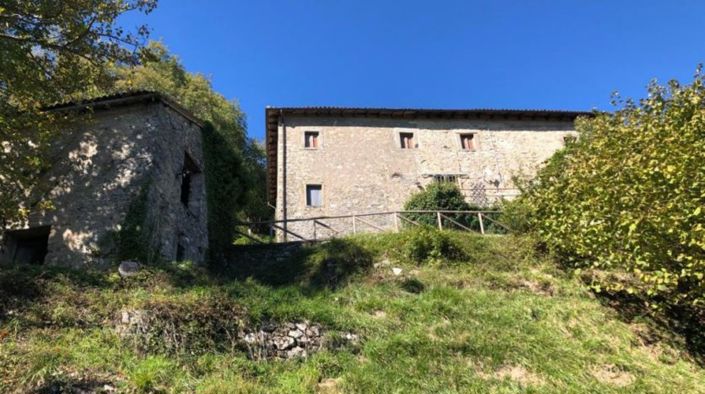 Image No.1-Propriété de 5 chambres à vendre à Molazzana