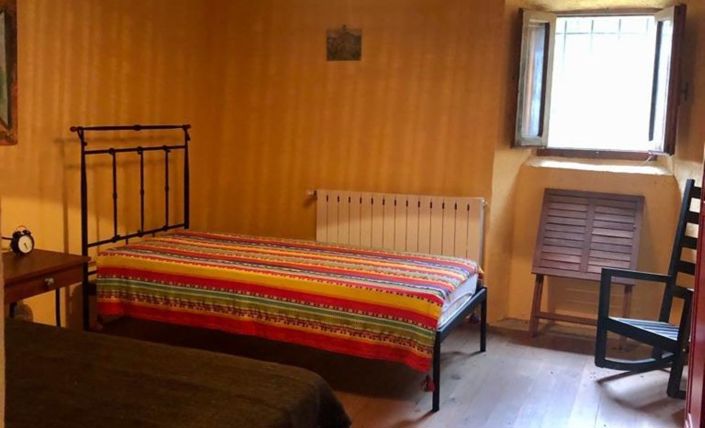 Image No.8-5 Bed Property for sale