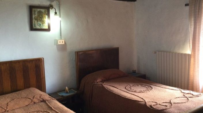 Image No.10-3 Bed House for sale