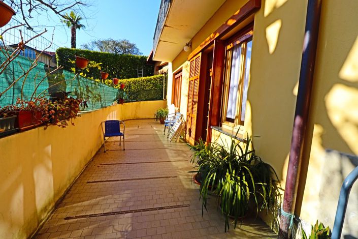 Image No.12-4 Bed Property for sale