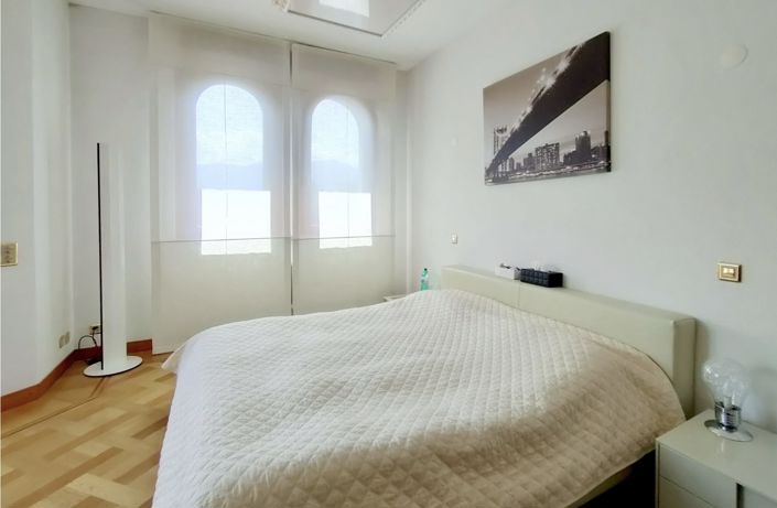 Image No.9-6 Bed Villa for sale