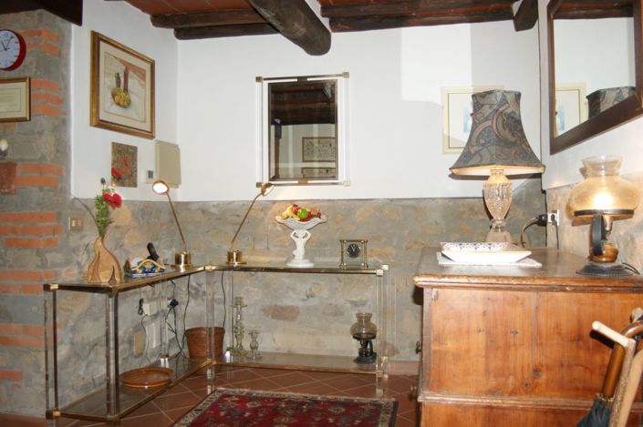 Image No.10-3 Bed Property for sale