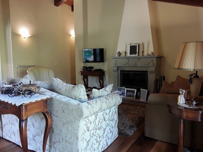 Image No.6-4 Bed Property for sale