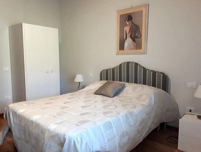 Image No.10-4 Bed Property for sale