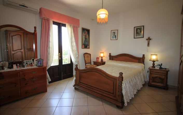 Image No.9-5 Bed Villa for sale