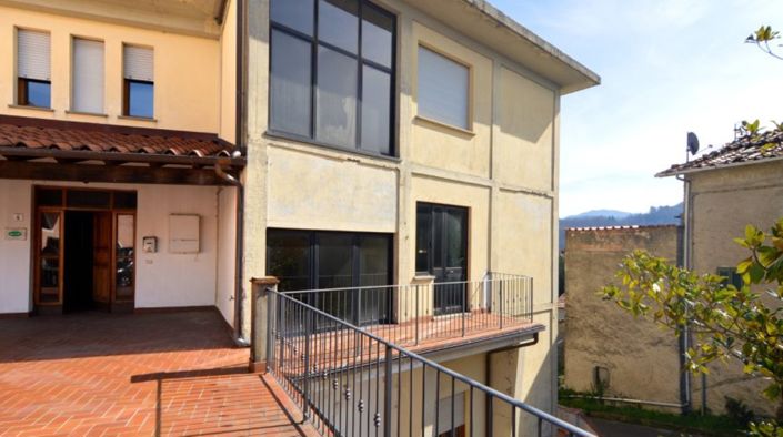 Image No.2-Commercial de 20 chambres à vendre à Bagni di Lucca