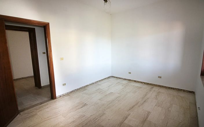 Image No.12-4 Bed Apartment for sale