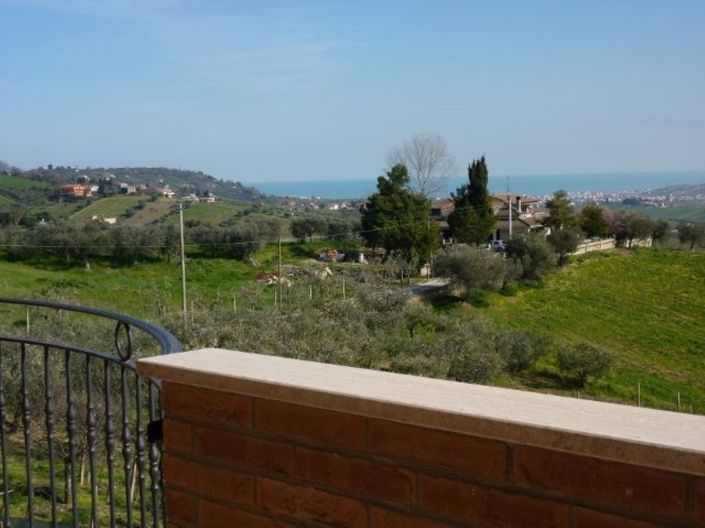 Image No.10-3 Bed Apartment for sale