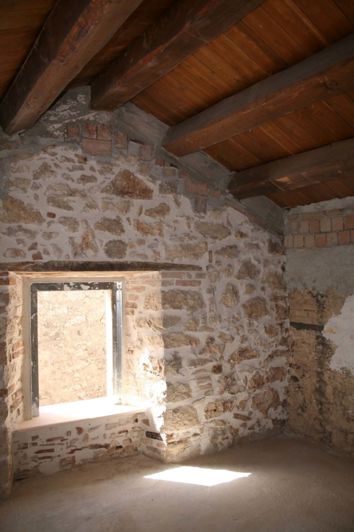 Image No.4-2 Bed Semi-Detached for sale