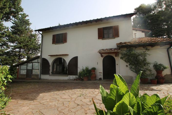 Image No.1-4 Bed Property for sale