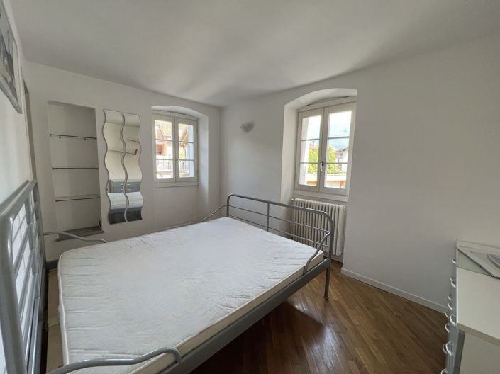 Image No.8-1 Bed House for sale