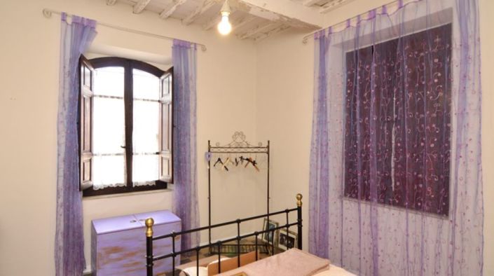 Image No.6-5 Bed Property for sale