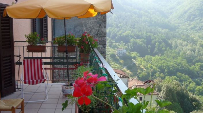 Image No.2-4 Bed House for sale