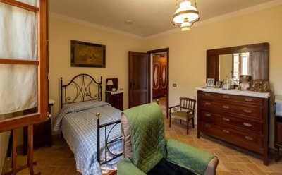 5333-volterra-10-518-bedroom-1