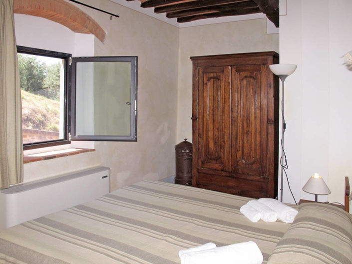 Image No.11-6 Bed Property for sale