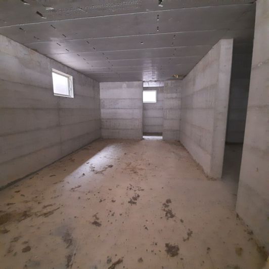 Image No.10-4 Bed Property for sale