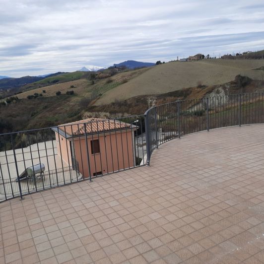 Image No.12-4 Bed Property for sale