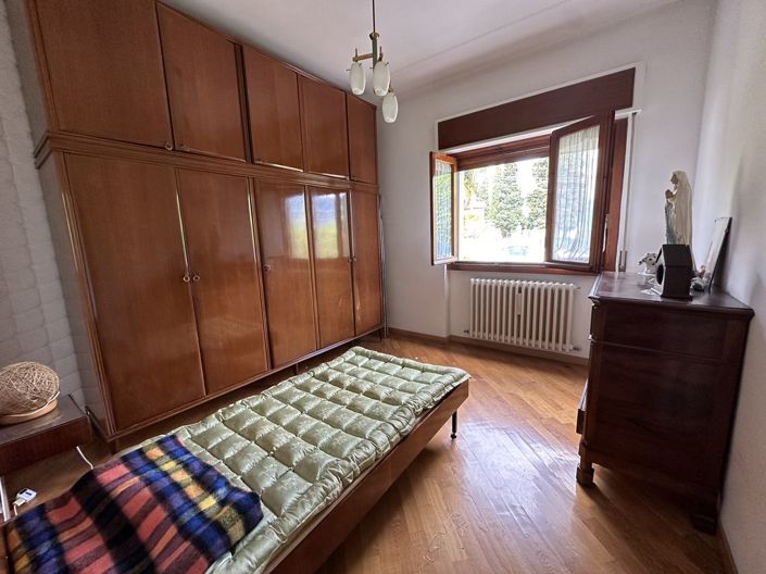 Image No.12-3 Bed Apartment for sale