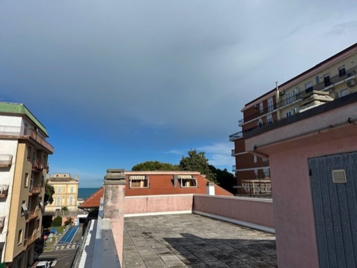 Image No.10-3 Bed Apartment for sale