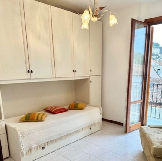 Image No.9-3 Bed Apartment for sale