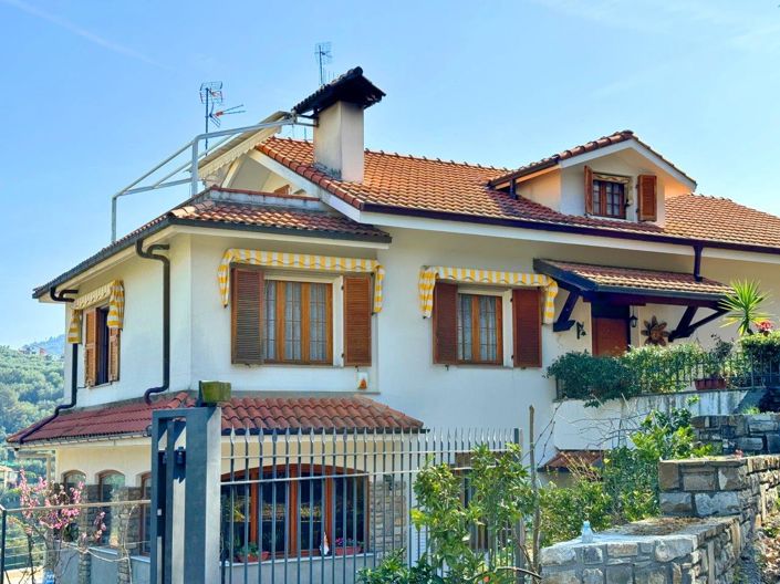 Image No.17-3 Bed Apartment for sale