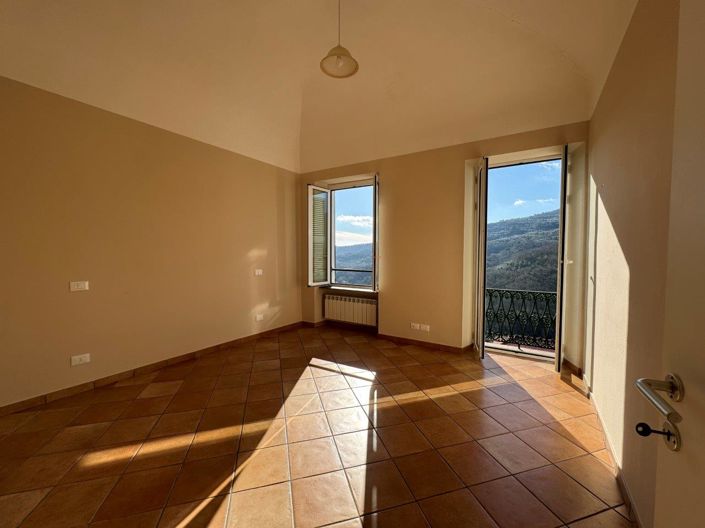 Image No.8-9 Bed Villa for sale