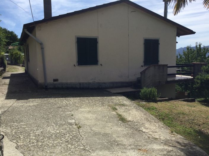 Image No.16-5 Bed House for sale