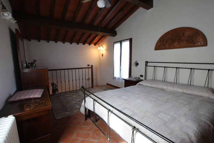 Image No.10-3 Bed Property for sale