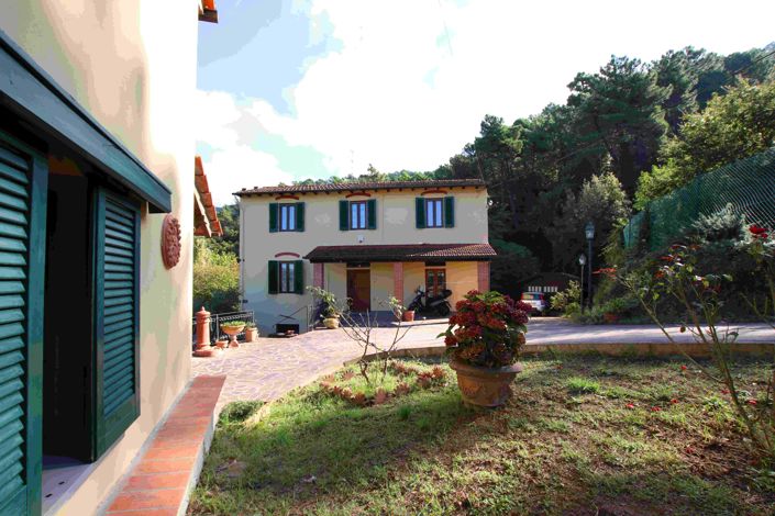 Image No.13-3 Bed Property for sale