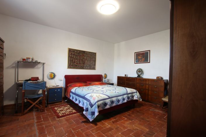 Image No.9-3 Bed Property for sale