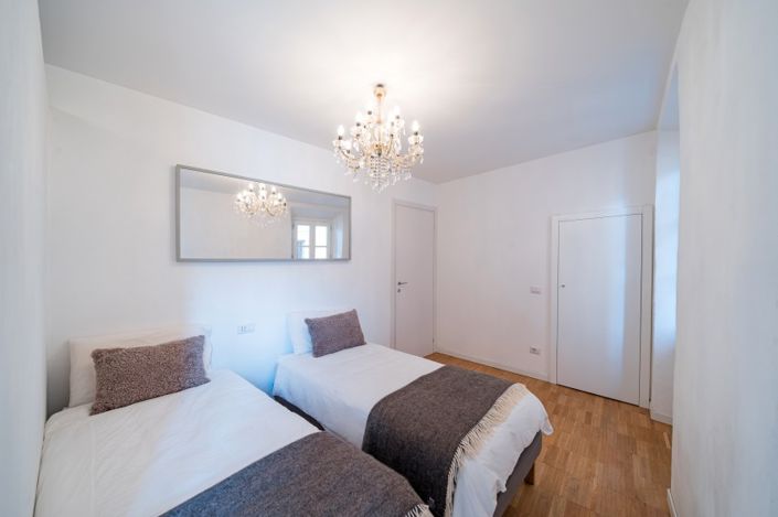 Image No.7-2 Bed House for sale