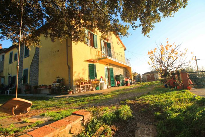 Image No.2-4 Bed House for sale