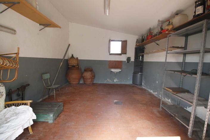 Image No.10-3 Bed Property for sale