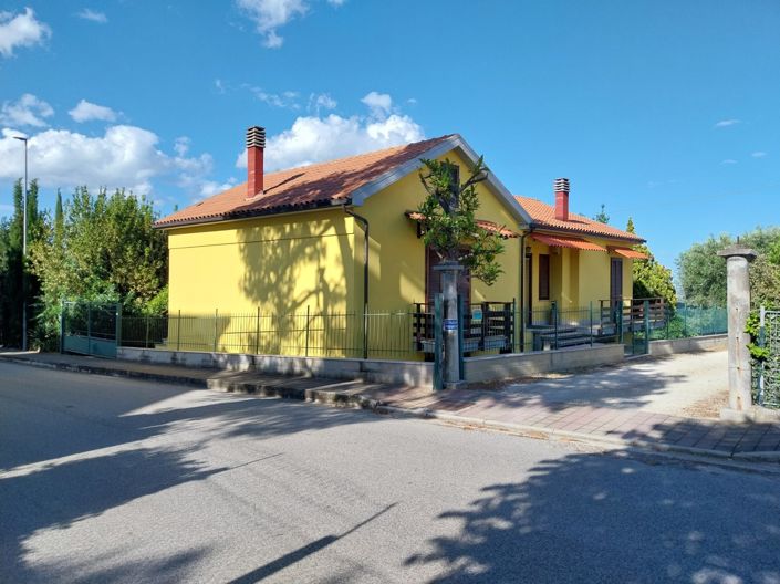 Image No.1-3 Bed Property for sale