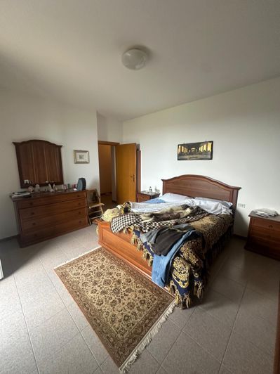 Image No.8-9 Bed Property for sale