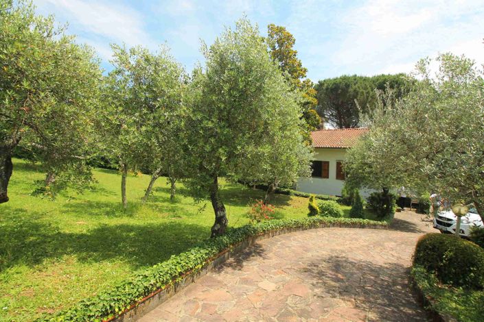 Image No.16-4 Bed Property for sale