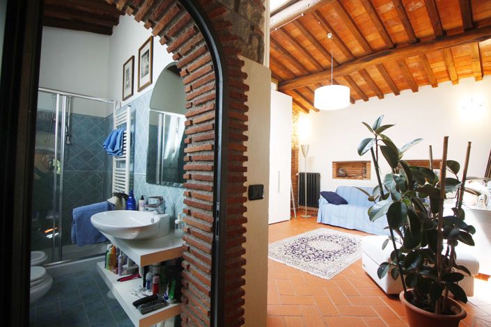 Image No.12-2 Bed House for sale