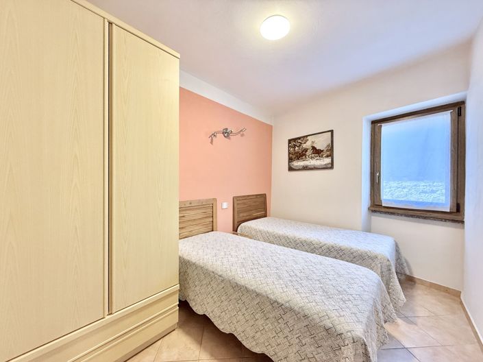 Image No.10-4 Bed House for sale