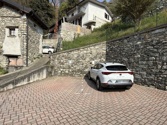 Image No.18-4 Bed House for sale