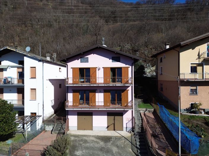 Image No.1-6 Bed Property for sale