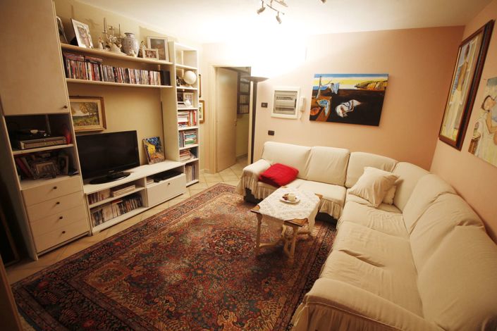 Image No.9-2 Bed Property for sale