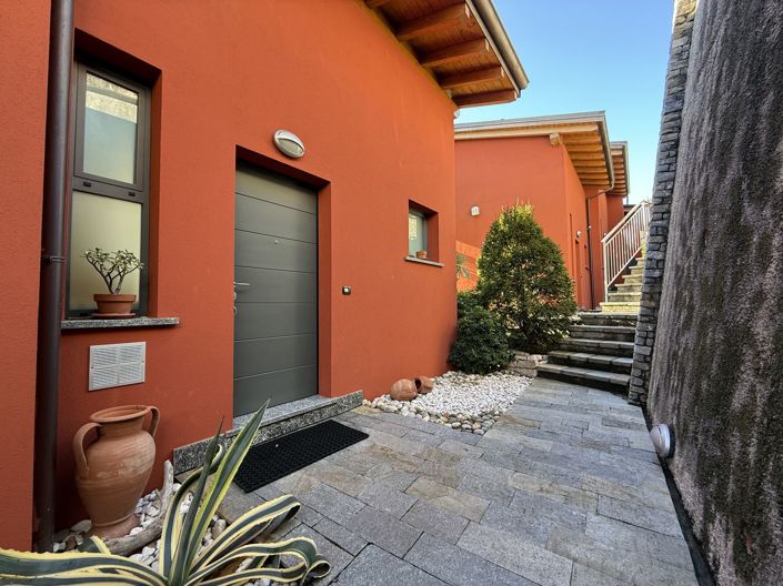 Image No.16-2 Bed Semi-Detached for sale