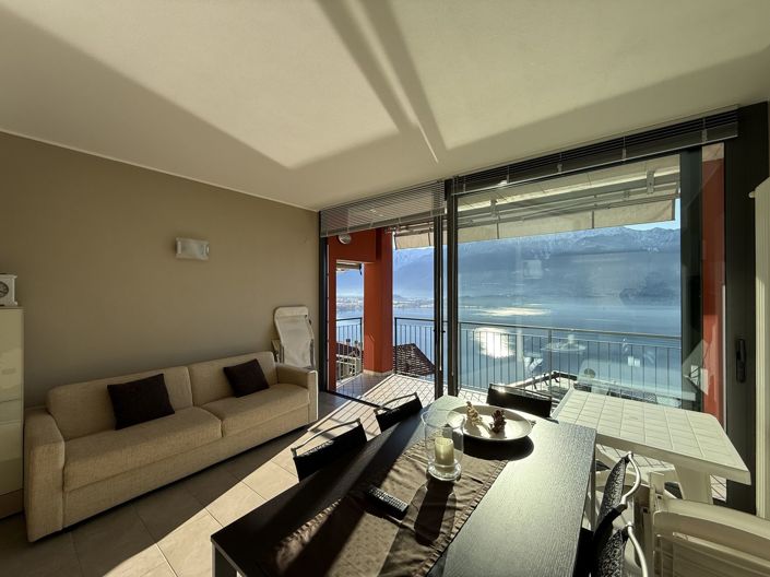 Image No.5-2 Bed Semi-Detached for sale