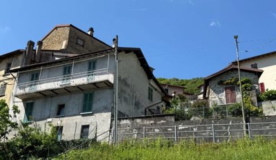 1 - Plesio, Maison